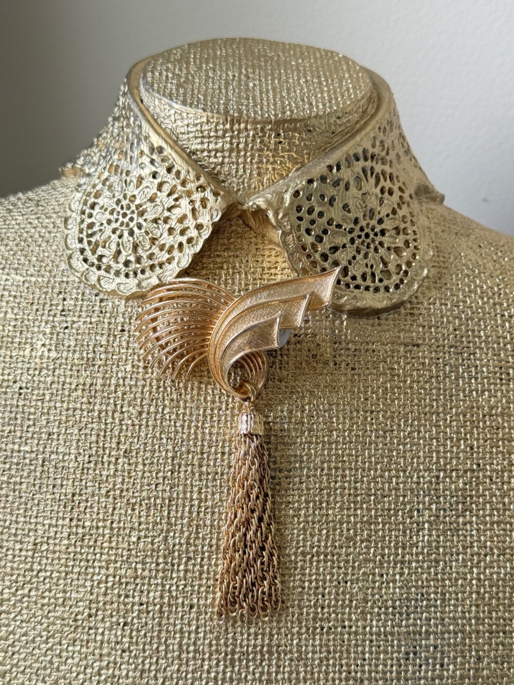 VINTAGE LISNER Tassel Brooch MCM
